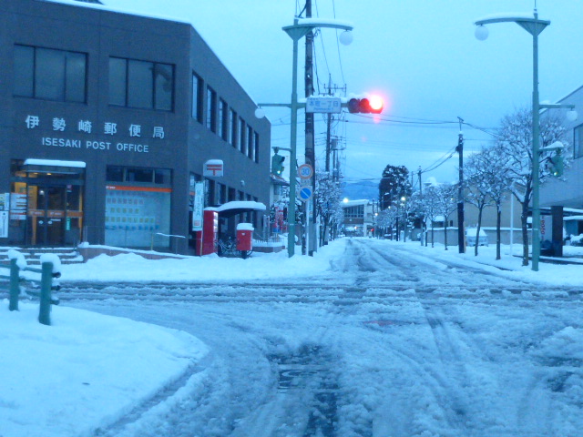 大雪に見舞れた道。